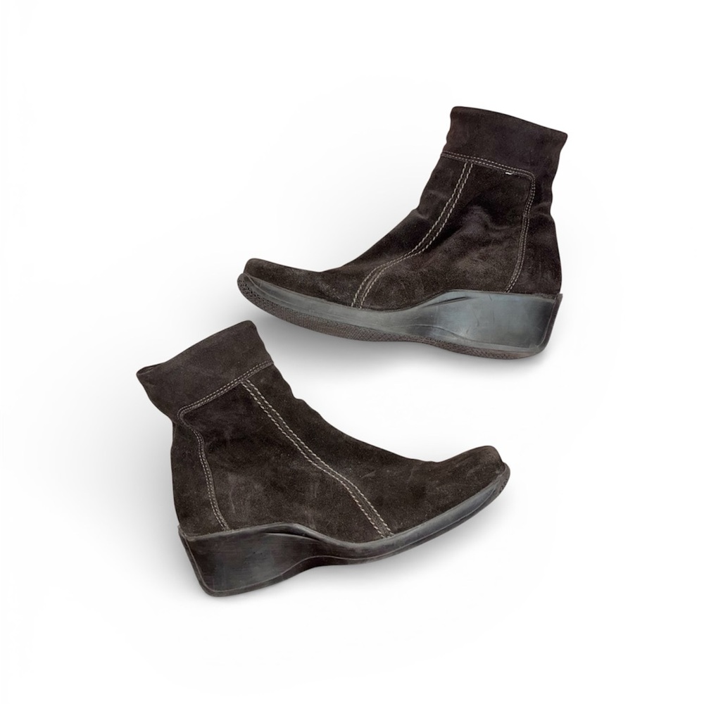 La Canadienne Felicia Suede Waterproof Wedge Boots in Brown Size 9M
